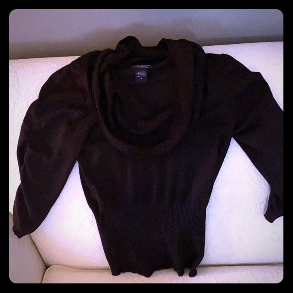 3 quarter sleeve fitted scoop-neck sweater blouse